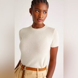 Quince Cashmere Crewneck T. Sz L. Cream color. Excellent condition.